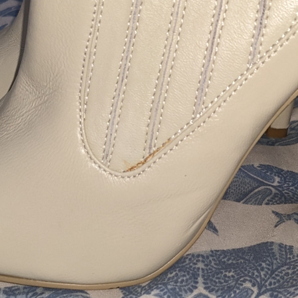 Winter Sale ❄️ Cream colored slip-on heeled booties - Picture 3 of 5